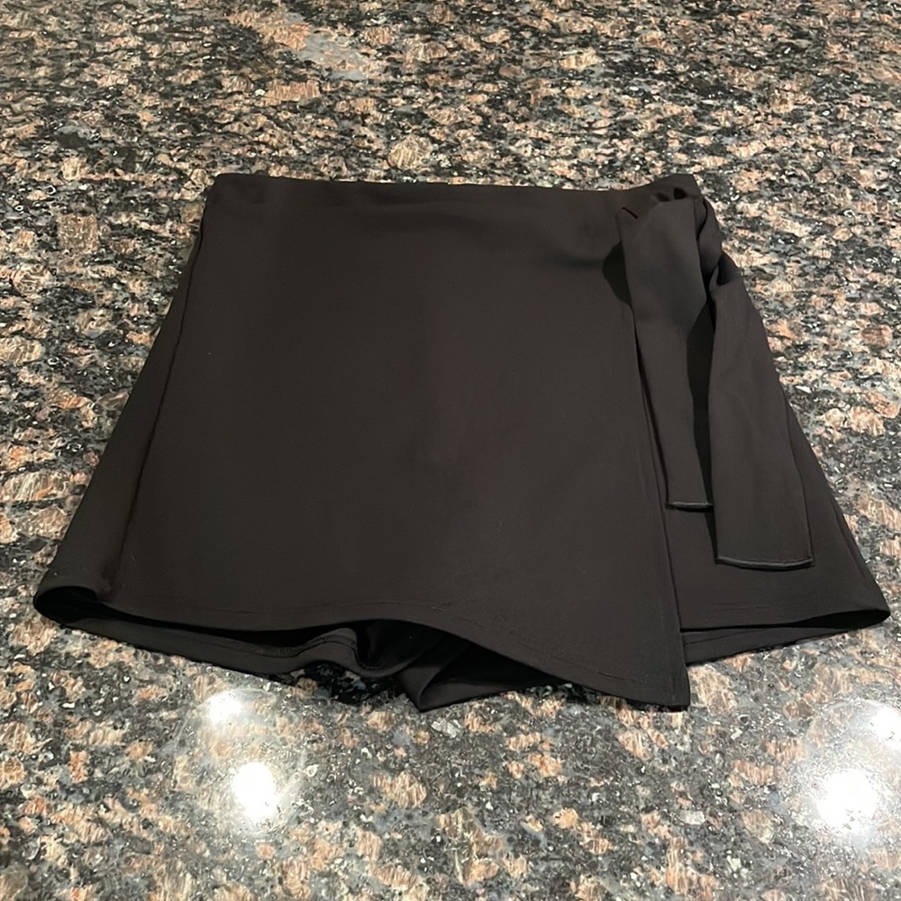 Black American Thread skort